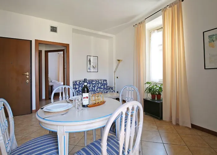 Nicolin Apartament *